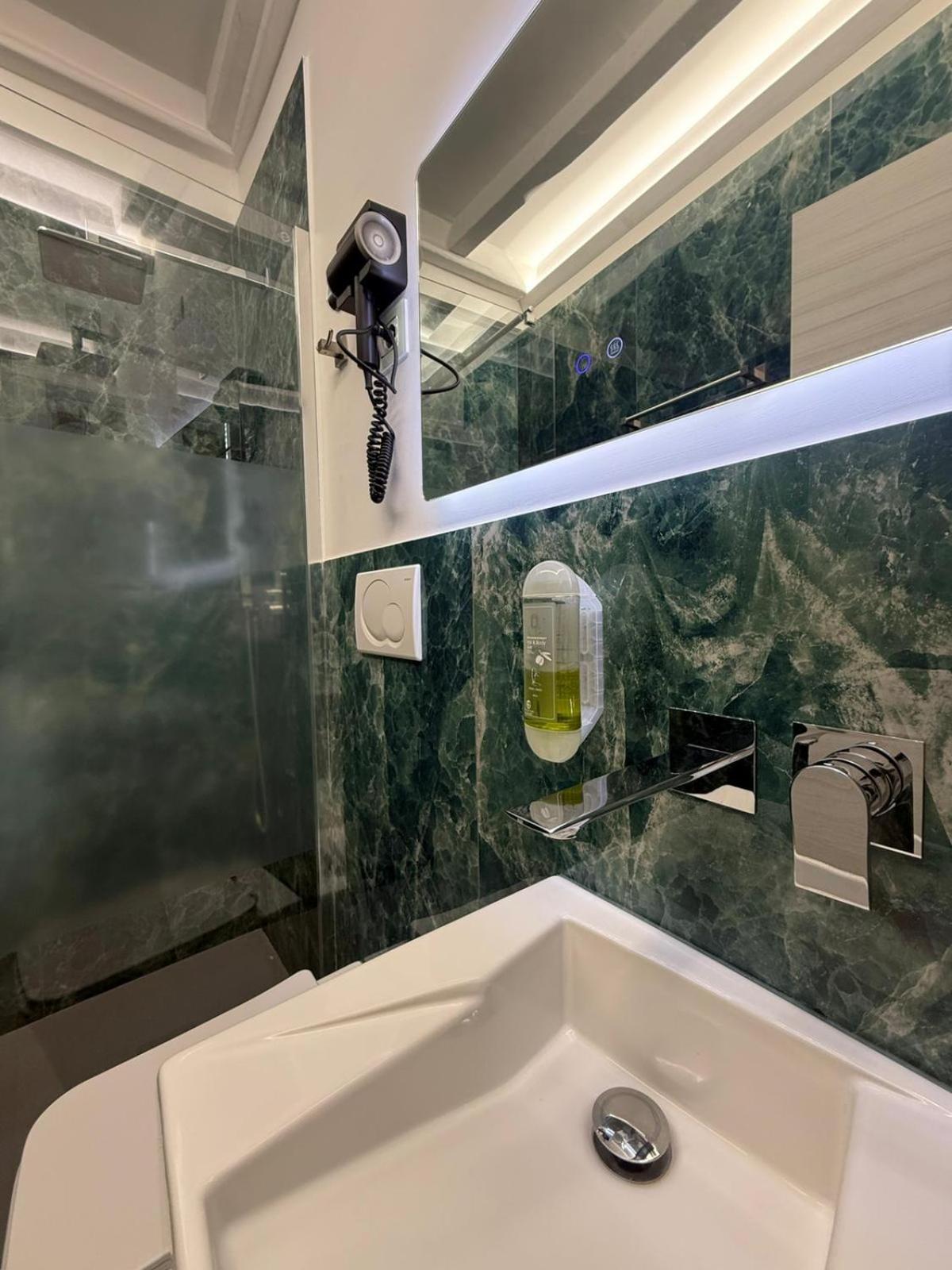 Guest house Irooms - Spanish Steps 4*